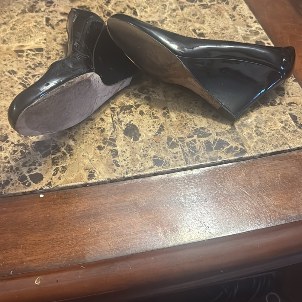 Classic Black Women's Heels - Picture 4 of 8